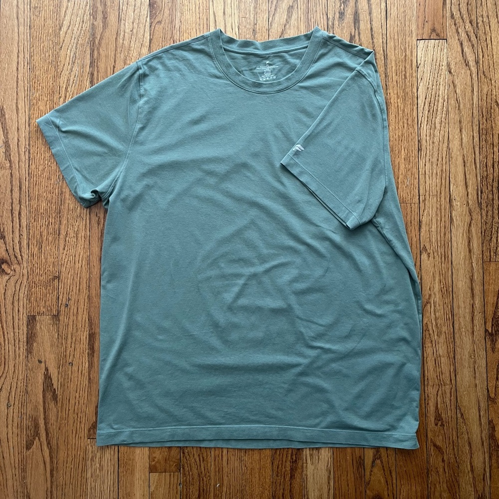 Fabletics // Excellent Condition // Green // T shirt // XXL